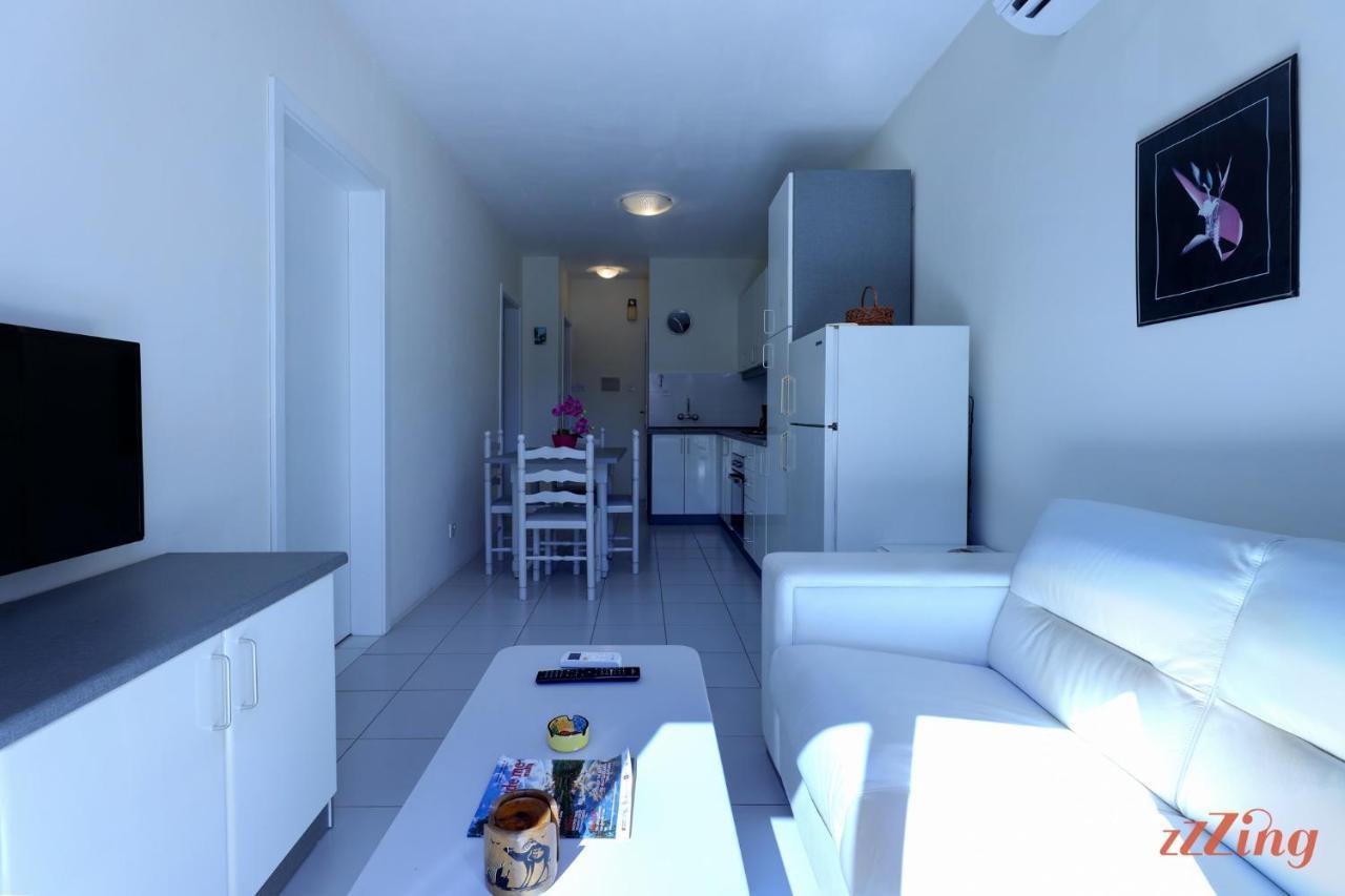 Seaside Apt With Side Sea Views - New 梅利哈 外观 照片